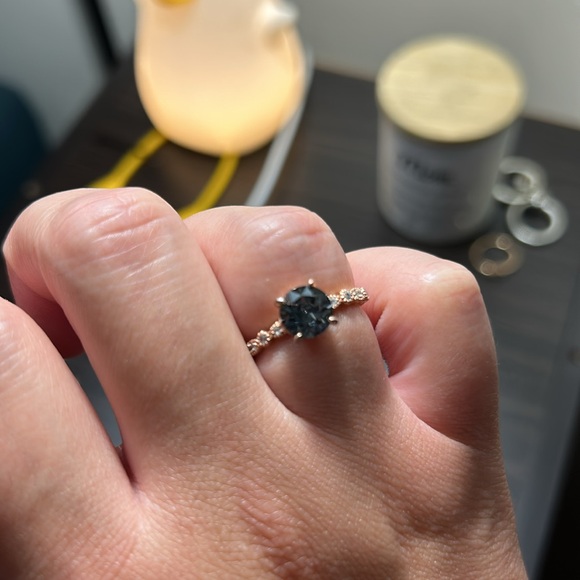 Charmed aroma ring with Swarovski crystal - Picture 3 of 4